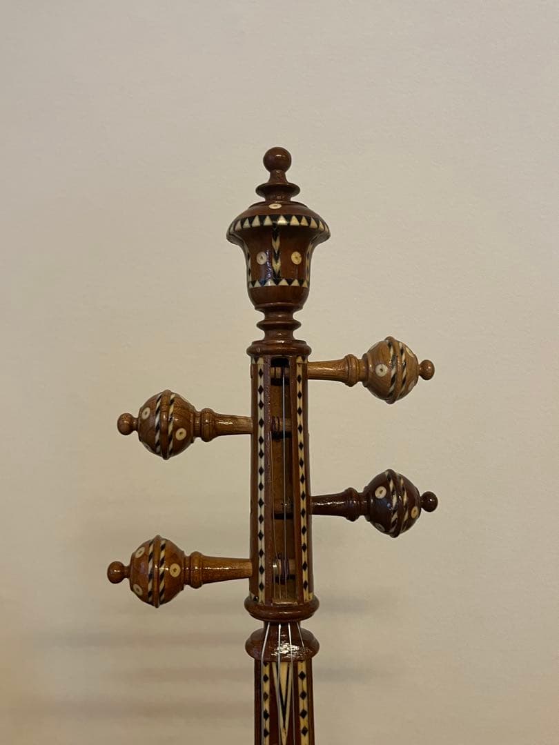 ギジェク ウイグル 寄木細工 民族楽器 木製4弦楽器 弓 ハードケース