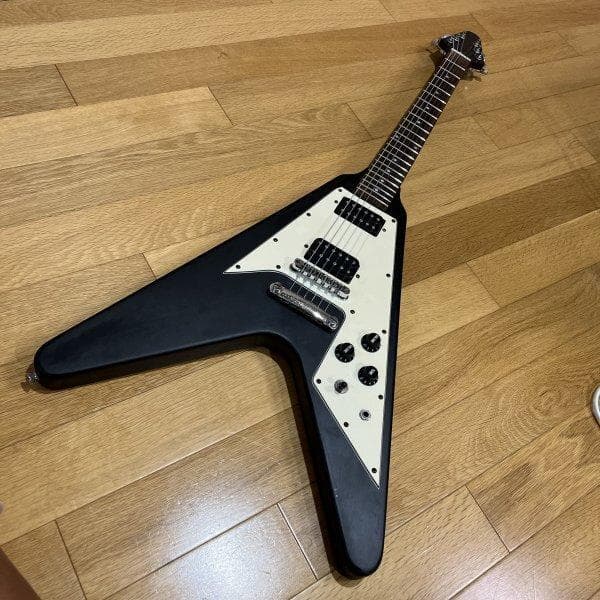 t*i様 フライング V タイプ FV メーカー不明 再塗装 マッドブラック 入