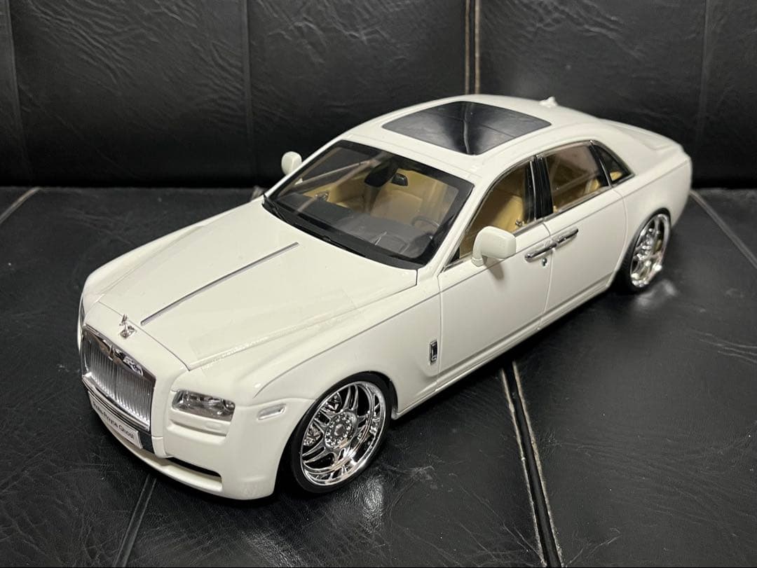 ロールスロイス　ゴースト　1/18