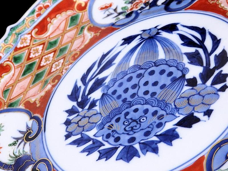 大聖寺伊万里　金襴手　窓絵　松竹梅に獅子の図　８寸皿　F246 AS-CZr