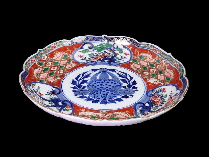 大聖寺伊万里　金襴手　窓絵　松竹梅に獅子の図　８寸皿　F246 AS-CZr