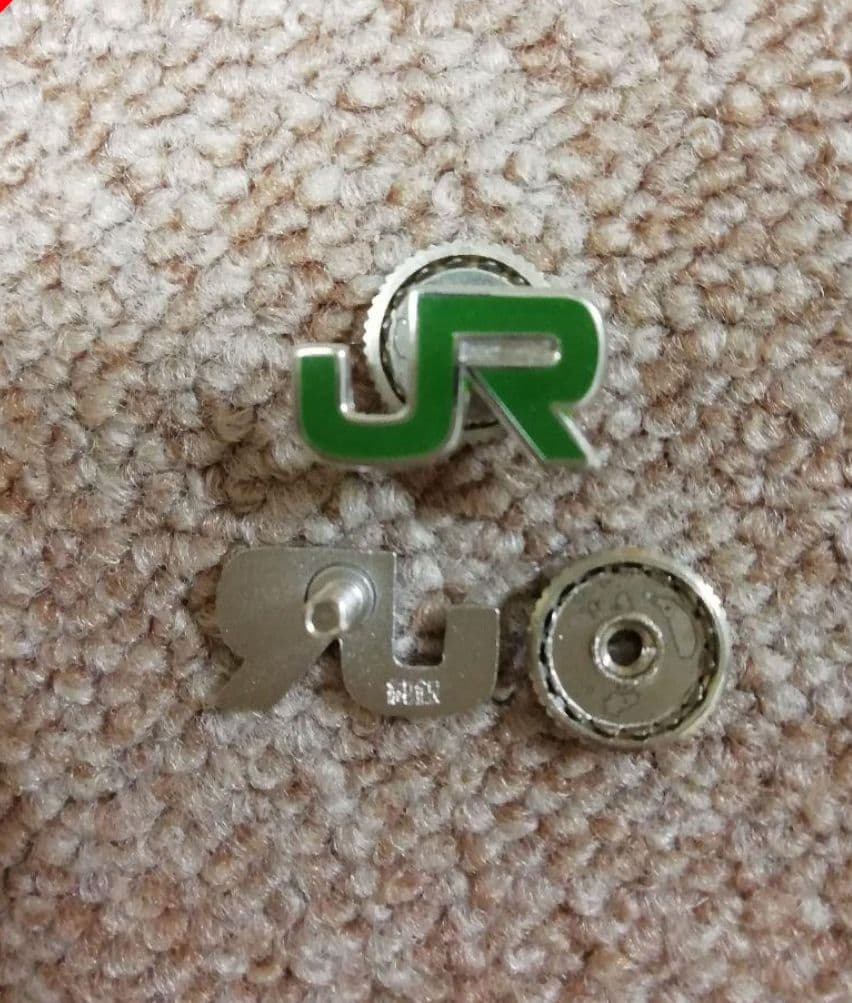 73JR 東日本 襟章 純銀 ネジタイプ 現行品 - メルカリ