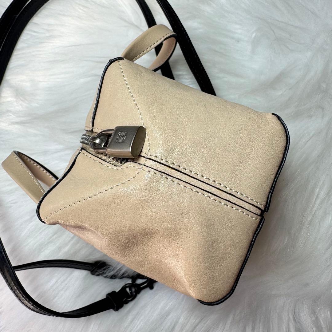 loewe ロエベ アナグラム　ショルダーバッグ　ミニバッグ　レザー