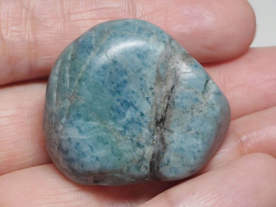 コン沢 32g 翡翠 ヒスイ 原石 鑑賞石 自然石 誕生石 鉱物 鉱石 水石