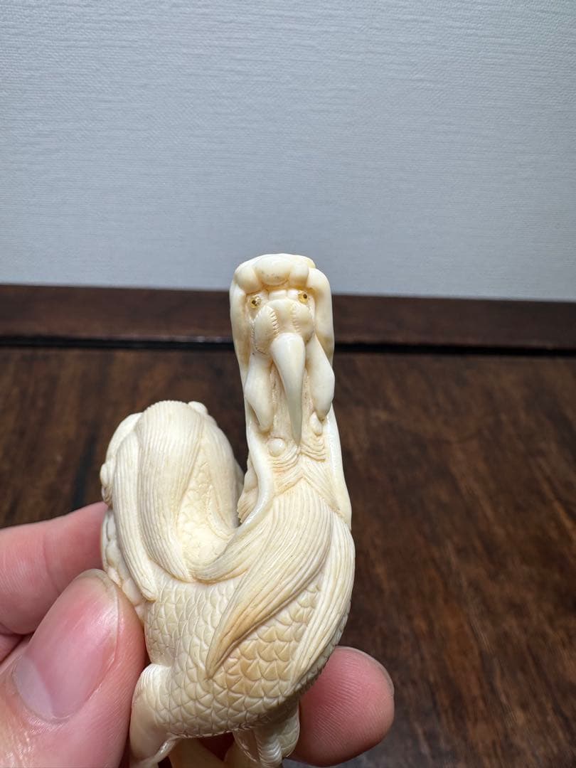 キリン麒麟 緒締 根付 提げ物 牙彫 天然材質 置物 骨董古美術 ね
