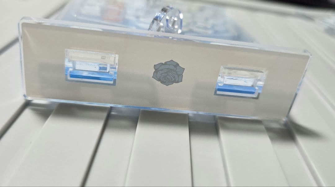 Ado はのガチャガチャです。アクリルガチャスタンド