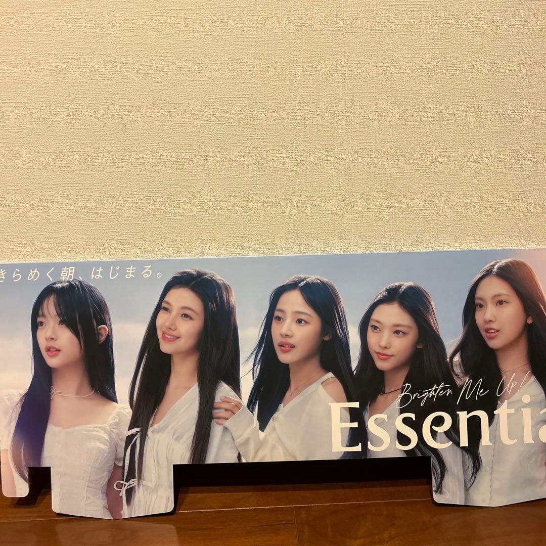 新品未開封エッセンシャルニュージーンズポスターnewjeans 【非売品】