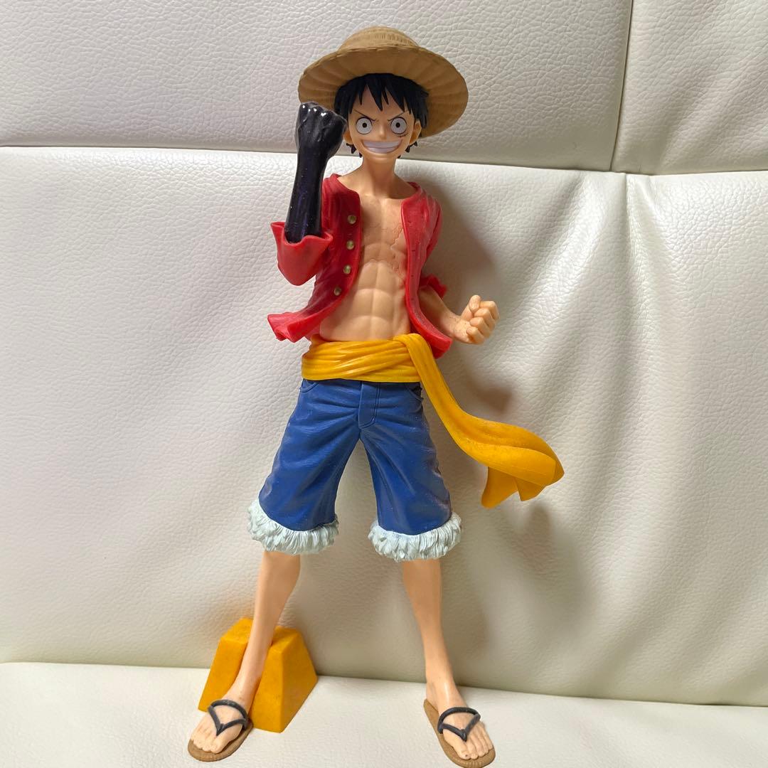 ジャンプ50周年アニバーサリーフィギュアのモンキー・D・ルフィ - メルカリ