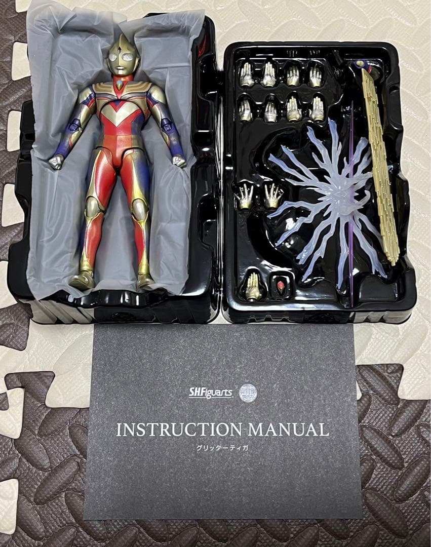 フィギュアーツ　真骨彫製法　グリッターティガ