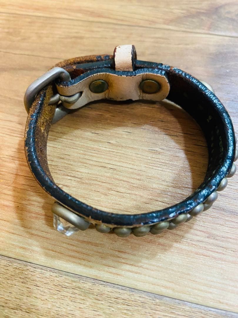 WOLF'S HEADスタッズレザーブレス 白 /藤井フミヤ 木村拓哉 バングル