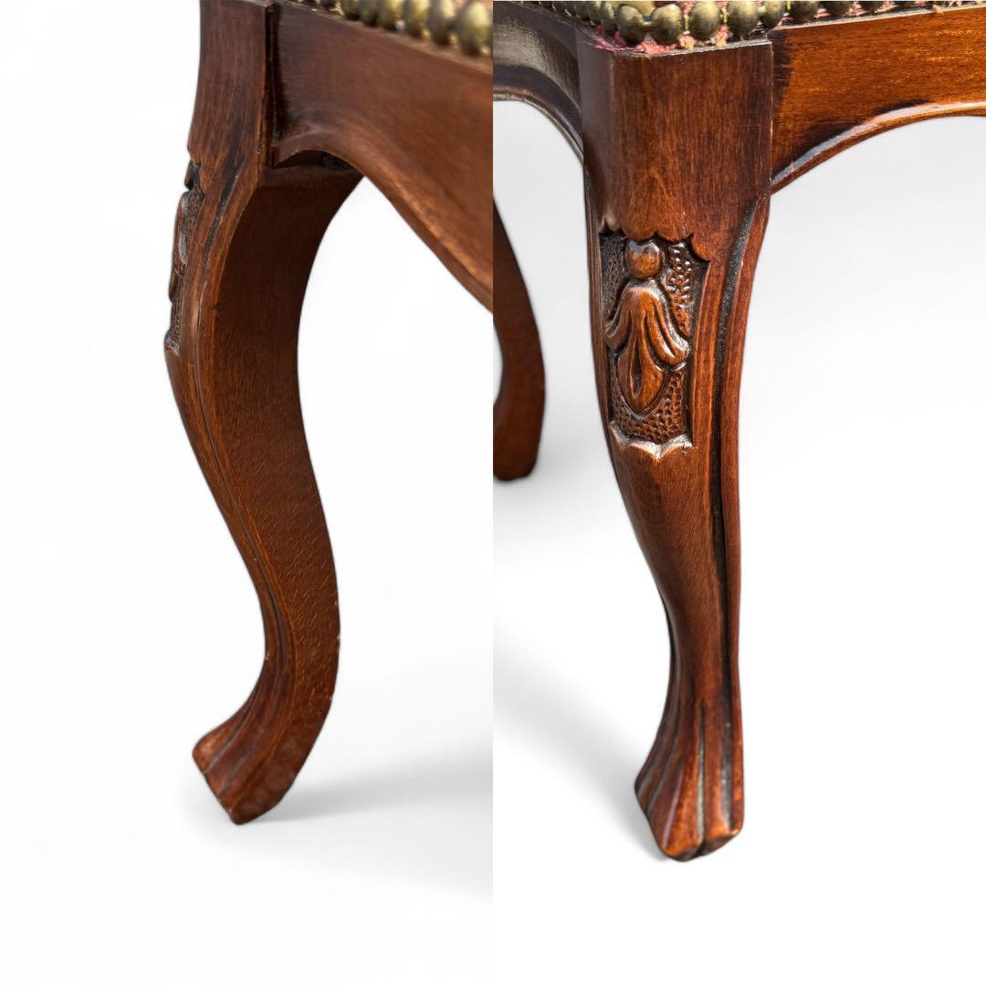 猫脚　スツール　ヴィンテージテイスト　クラシックスタイル　鋲打ち