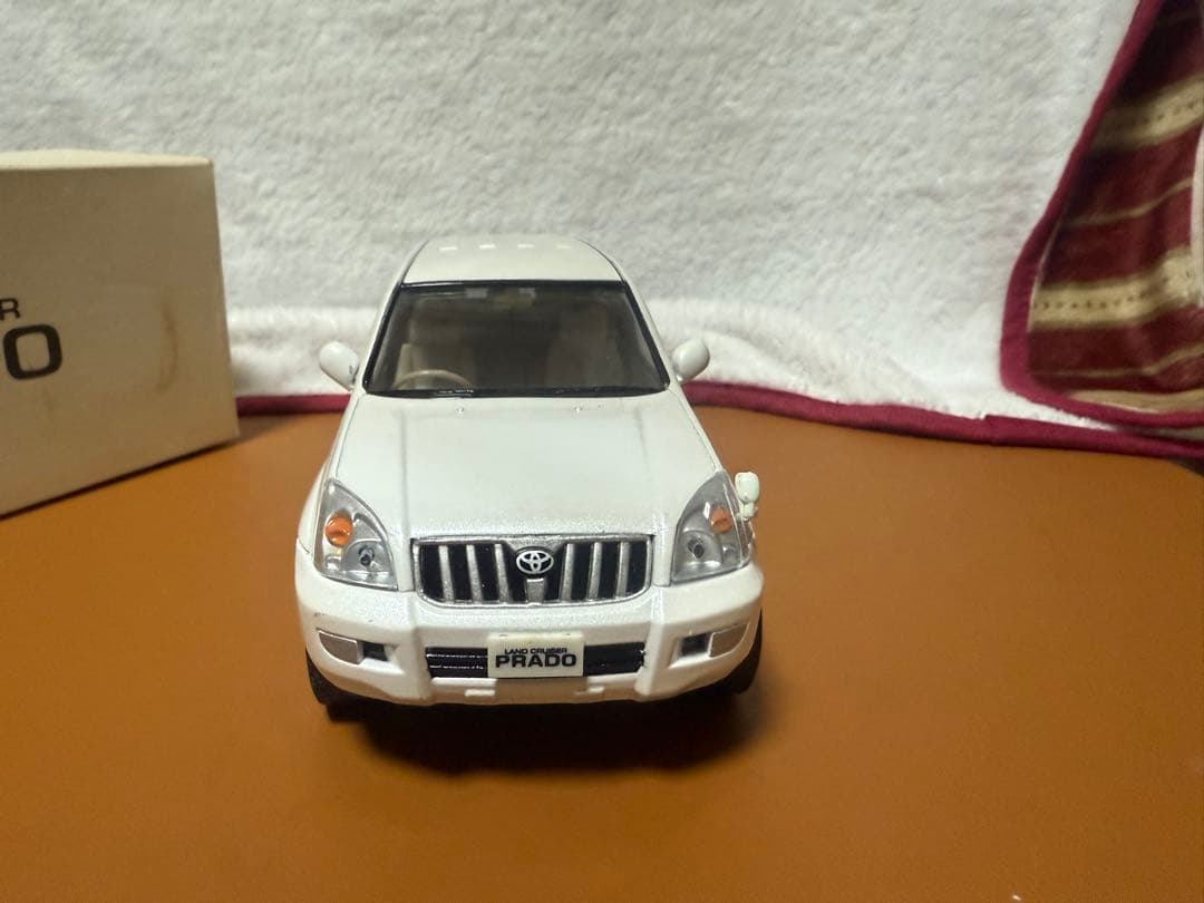 トヨタ ランドクルーザー プラド カラーサンプル