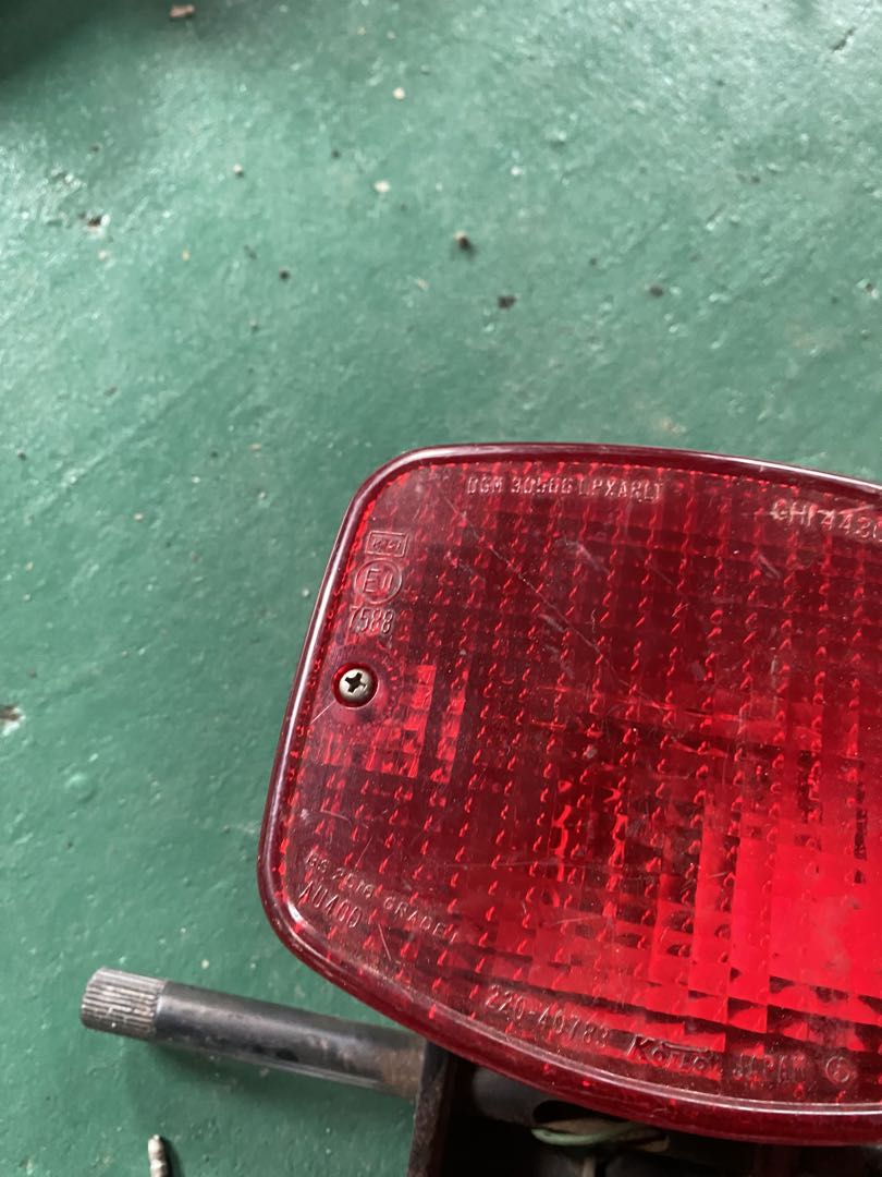 Z400FX Z400J Z550FX テールランプブラケット ウィンカーステー