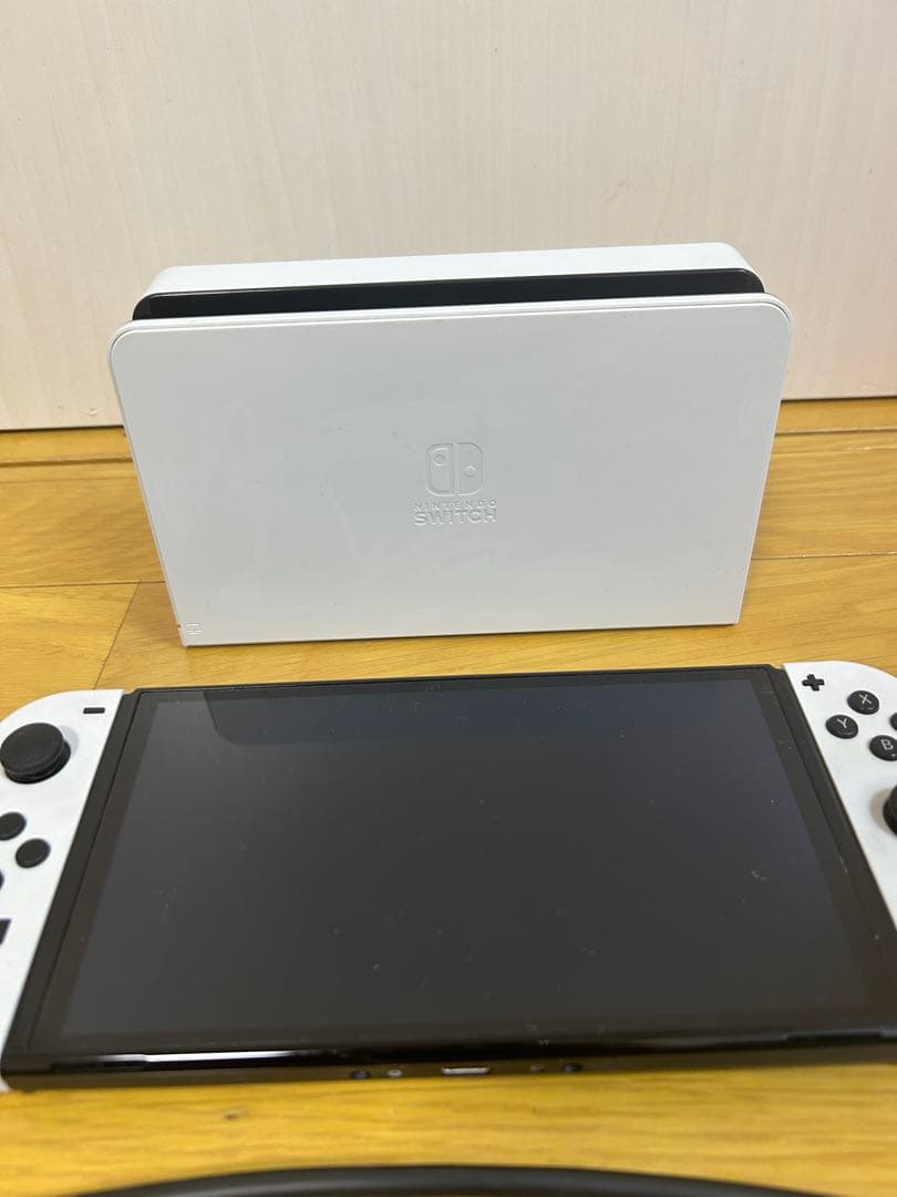 Nintendo Switch 本体 白Joy-Con付き