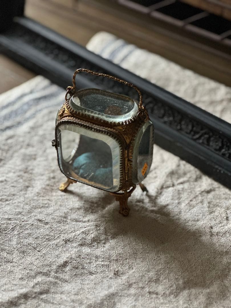 ⚫︎フランスアンティーク⚫︎美しいオルモル調装飾 厚ガラスの