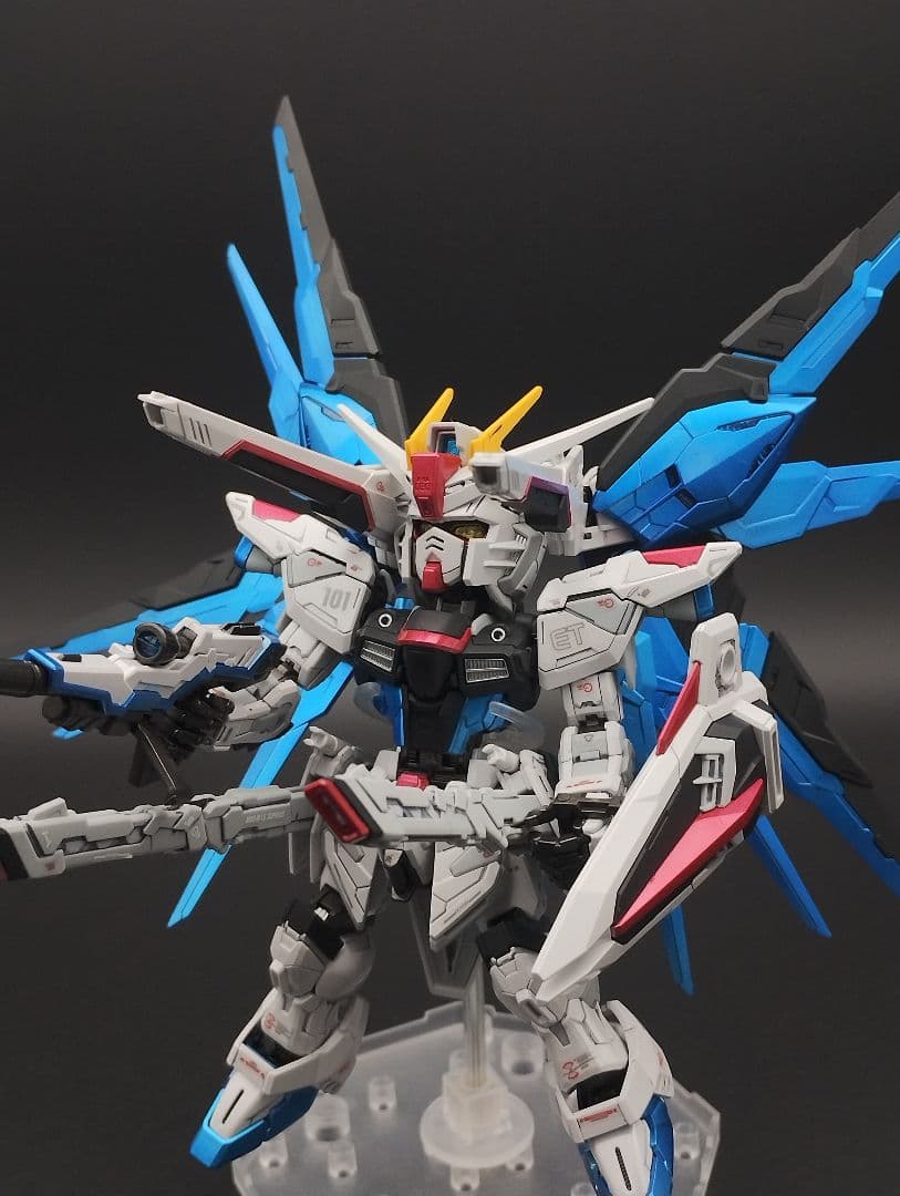 キャンディー・パール塗装 MGSDフリーダムガンダム ガンプラ 完成品