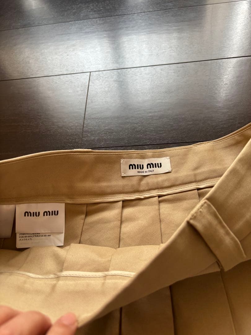 io！　miumiu プリーツスカート