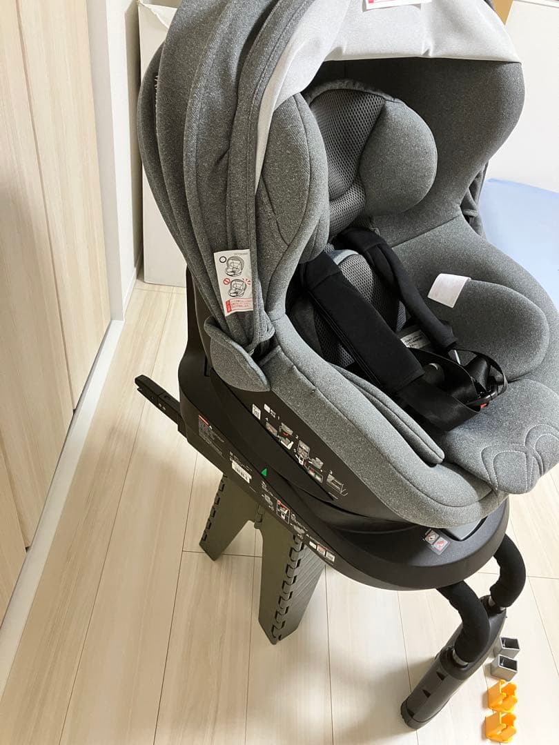 エールべべ クルット4i プレミアムⅢ ISOFIXグレー　BF871