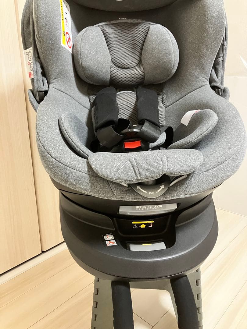 エールべべ クルット4i プレミアムⅢ ISOFIXグレー　BF871