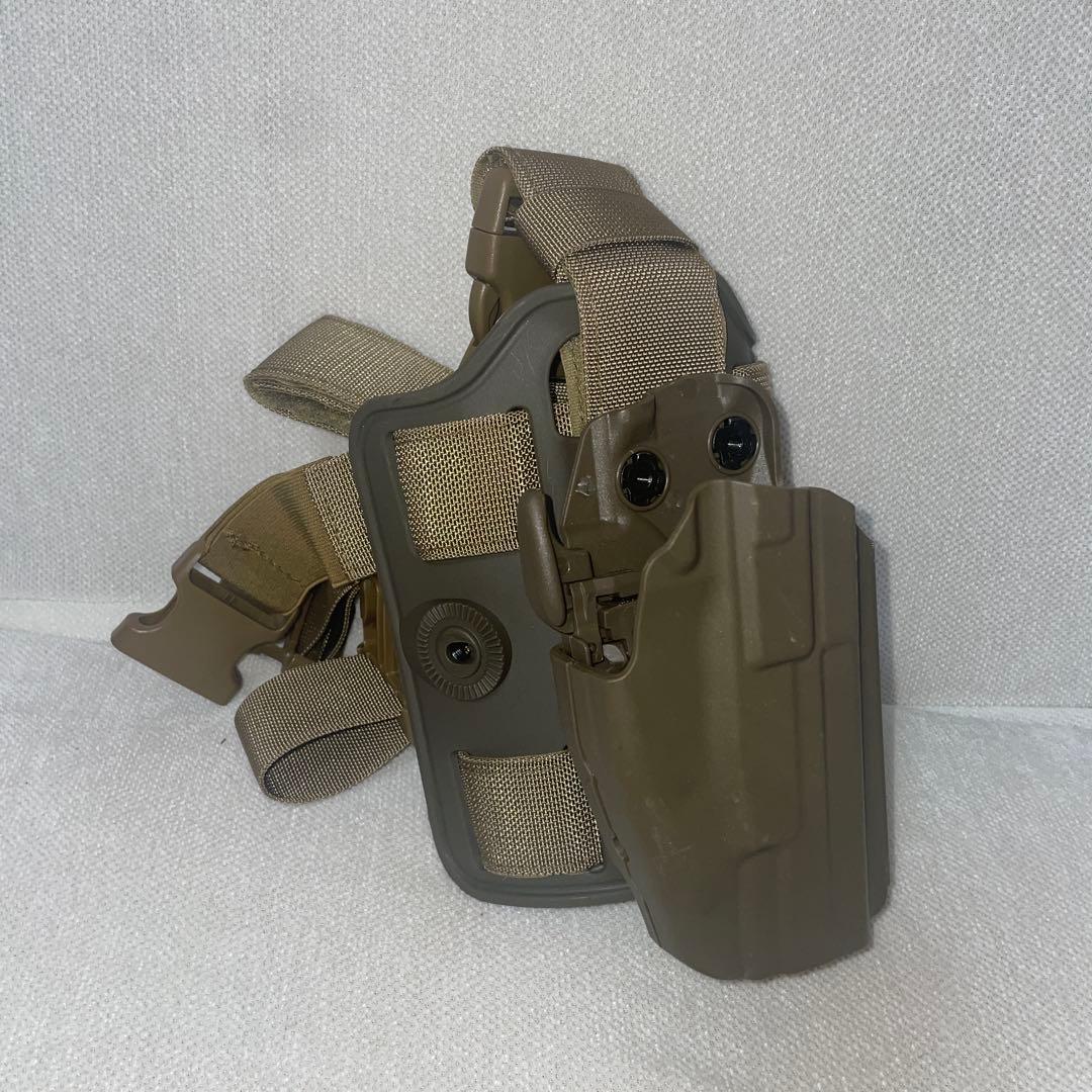 東京マルイ　ガスガンM9A1 マガジン3個付き　ホルスター2個付き