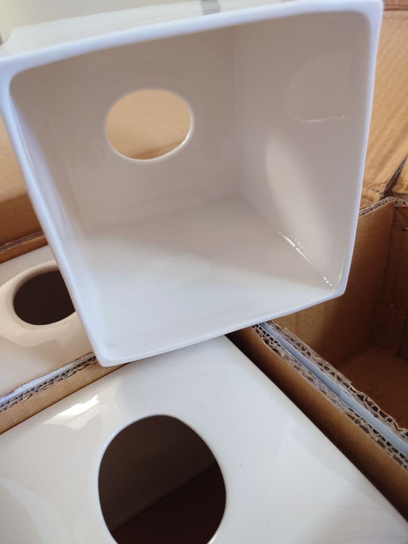 ボックスティッシュ　ポーセラーツ白磁４個