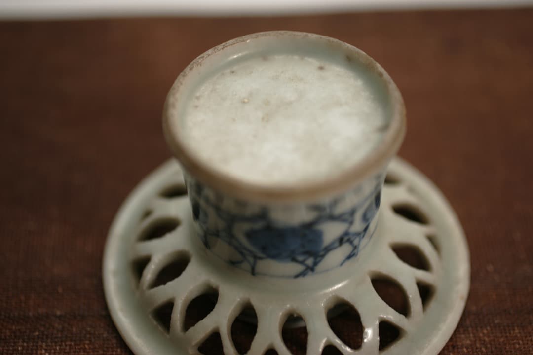 【即購入可】古伊万里／九谷焼／春画／盃台と酒盃・杯／５セット／酒器／ぐい呑／骨董