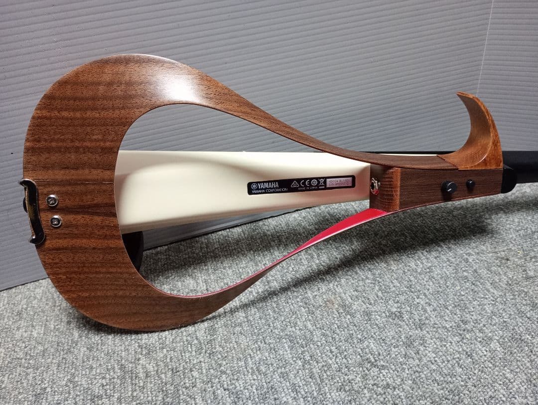 エレクトリックバイオリンYAMAHA YEV 104 サイレントバイオリン