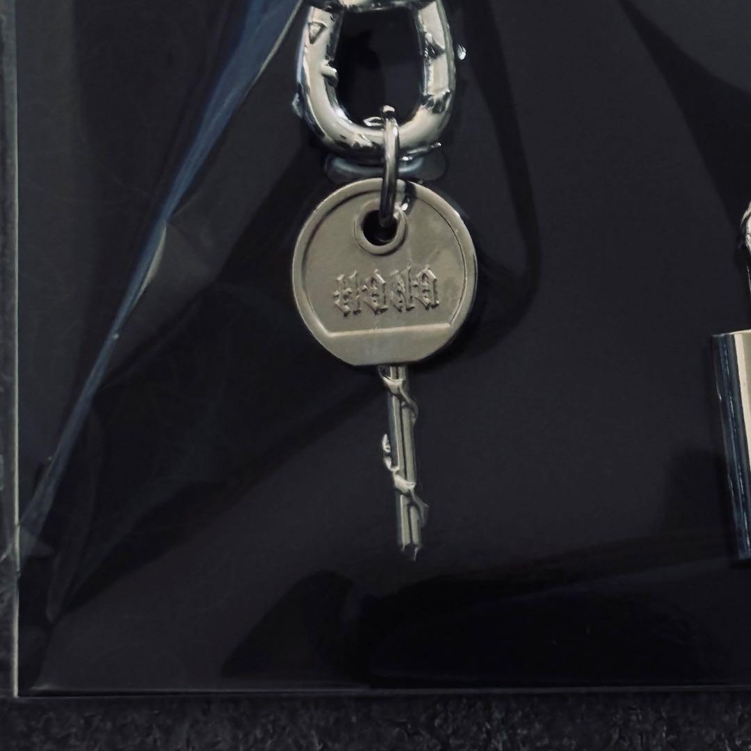 新品未開封】HANA「BAD LOVE」グッズ カラビナ 即購入可◎ 匿名発送