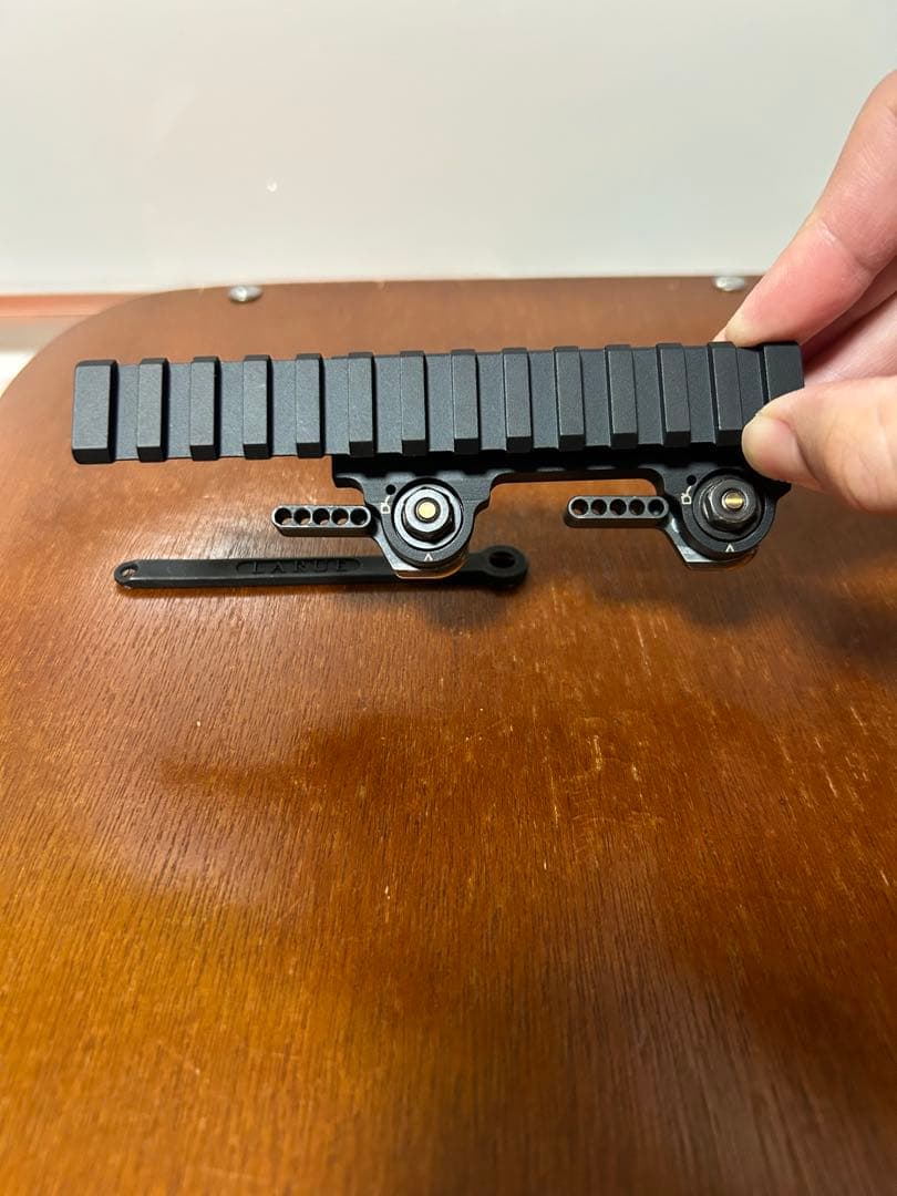 実物）Larue Tactical LT-101 マウントレール
