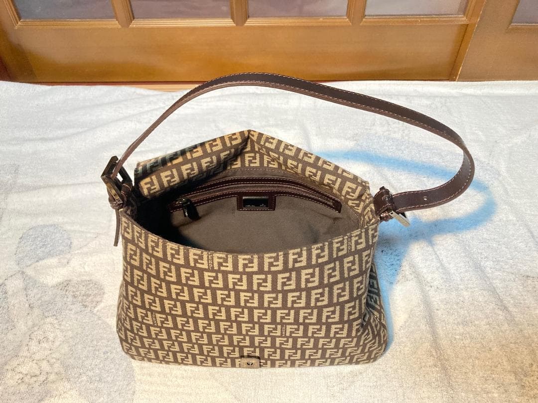 FENDI(フェンディ)マンマバケット ズッカ ショルダーバッグ 8BR001