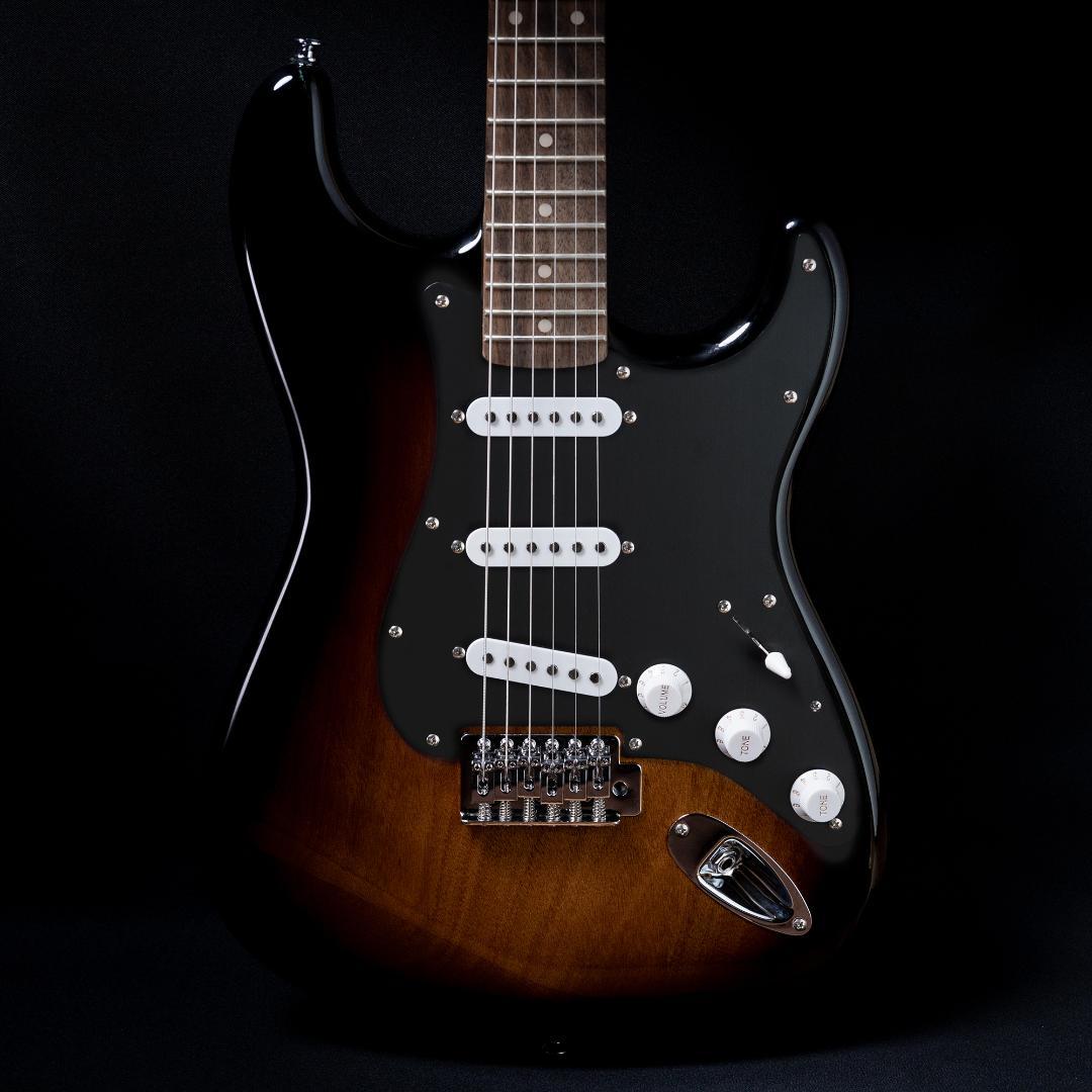 ストラト用アノダイズドピックガードBlackブラック黒/Lotustorks ストラト用アノダイズドピックガードBlackブラック黒⁄Lotustorks