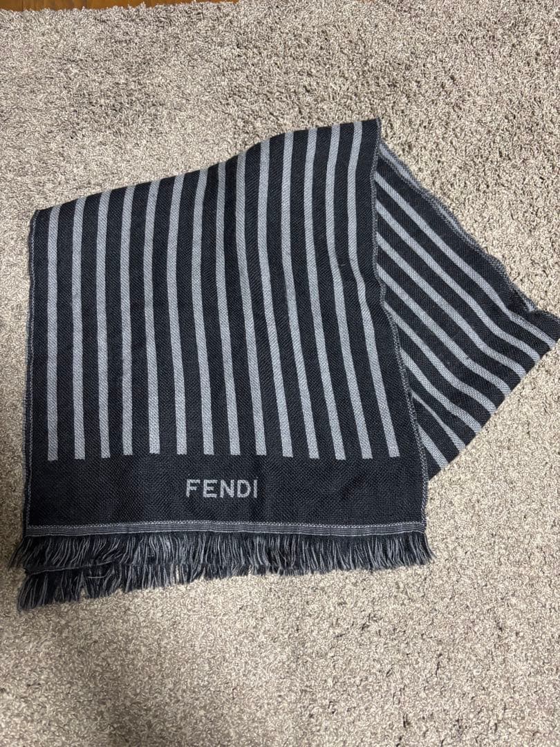 FENDI ストライプ マフラー - メルカリ