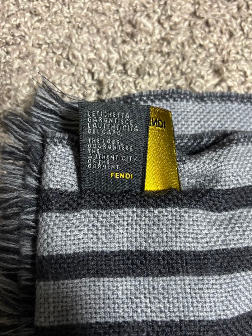 FENDI ストライプ マフラー - メルカリ