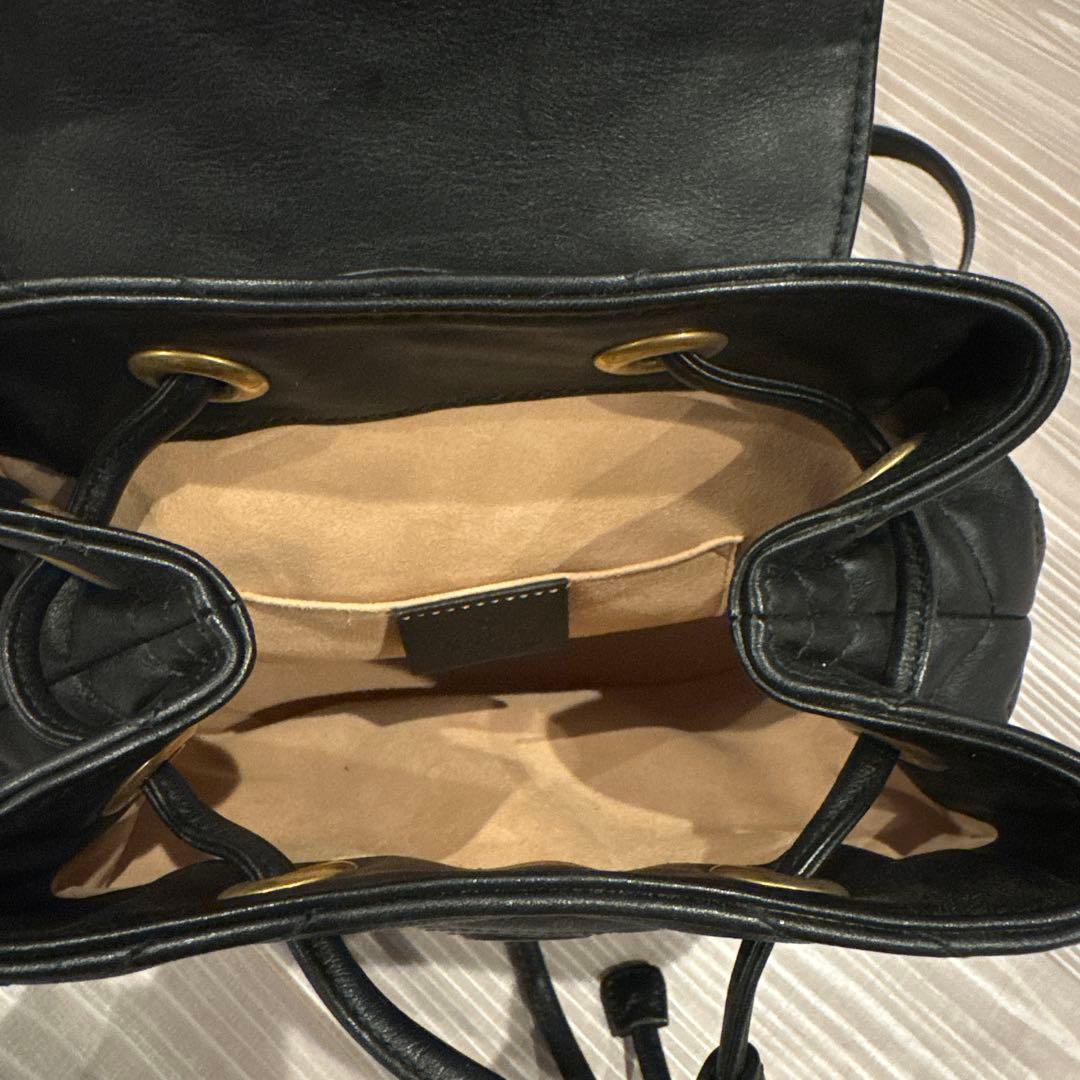 Gucci ブラック ショルダーバッグ キルティング