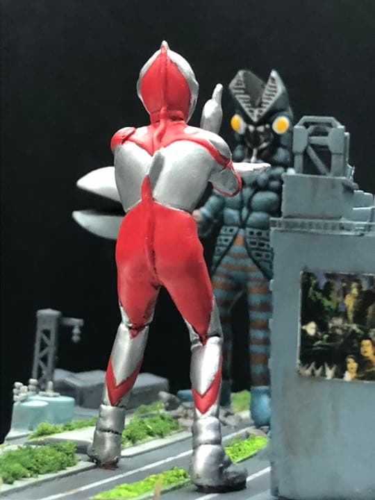 ウルトラマン　バルタン星人　ジオラマ