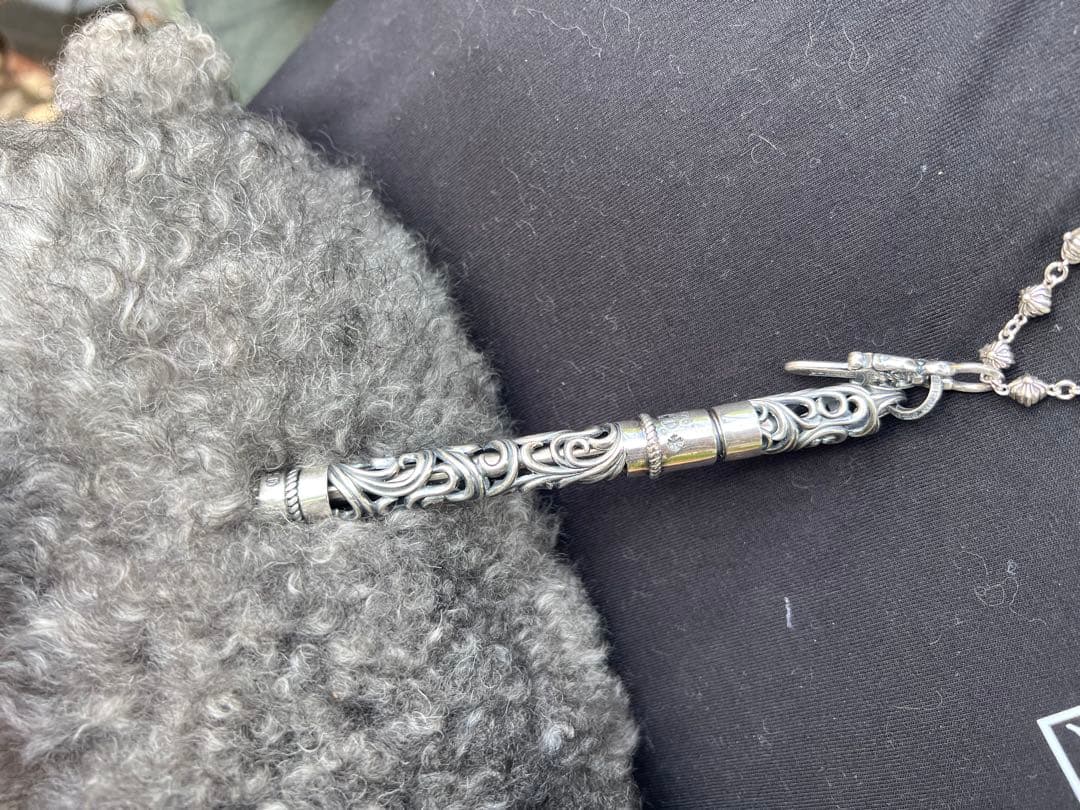 S925刻印有：重厚シルバーペンダントとしても使えるペン SZB007