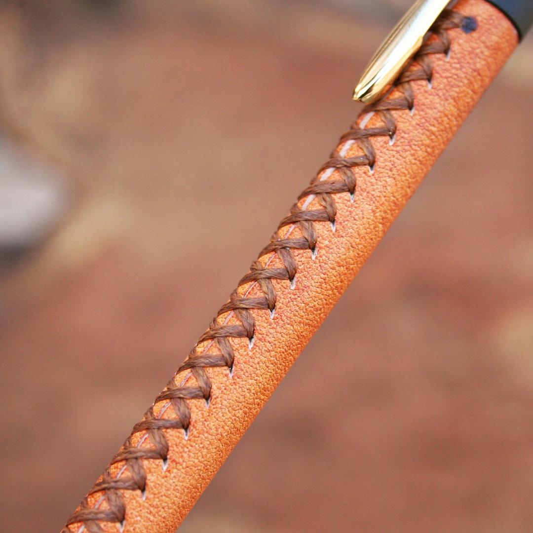 新品未使用 革軸ペン ヌメ革 オレンジ シックザール schicksal
