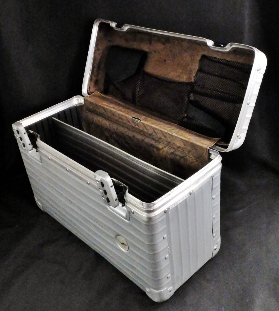 リモワ 940.31『Lufthansa』アルミ・パイロットケース 29L - メルカリ