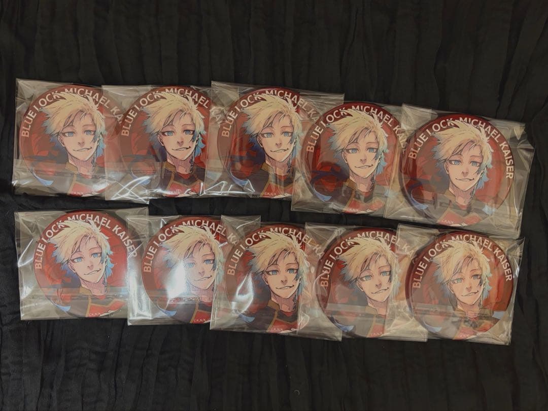 ブルーロック 伊勢丹 ミヒャエル・カイザー 缶バッジ - メルカリ