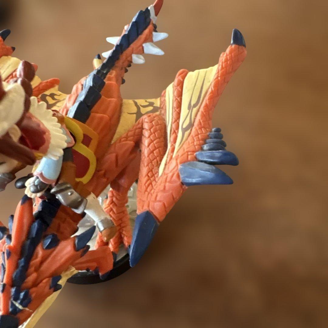 amiiboモンスター フィギュア ドラゴン型