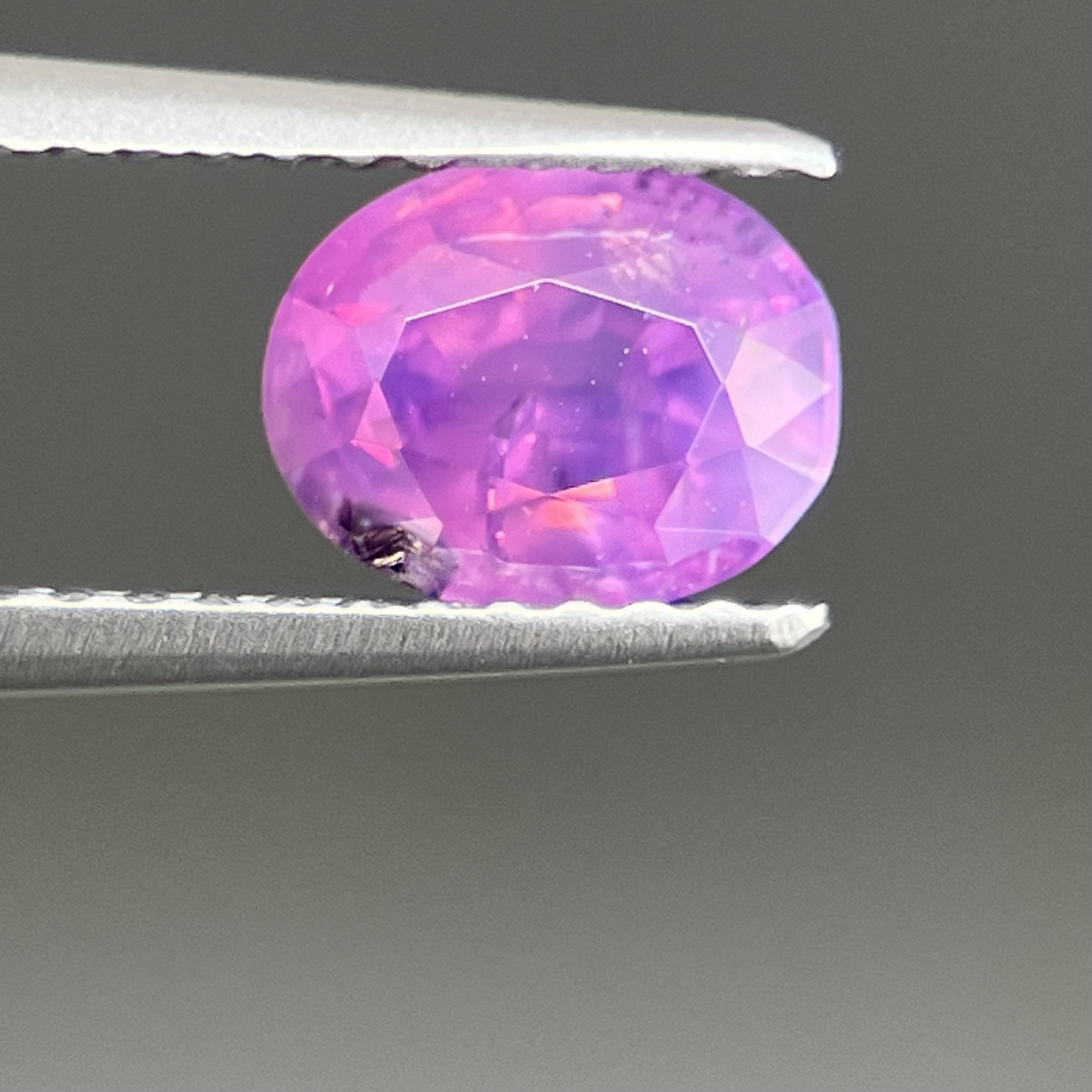 スリランカ産非加熱天然バイオレットサファイアルース 【公式通販】