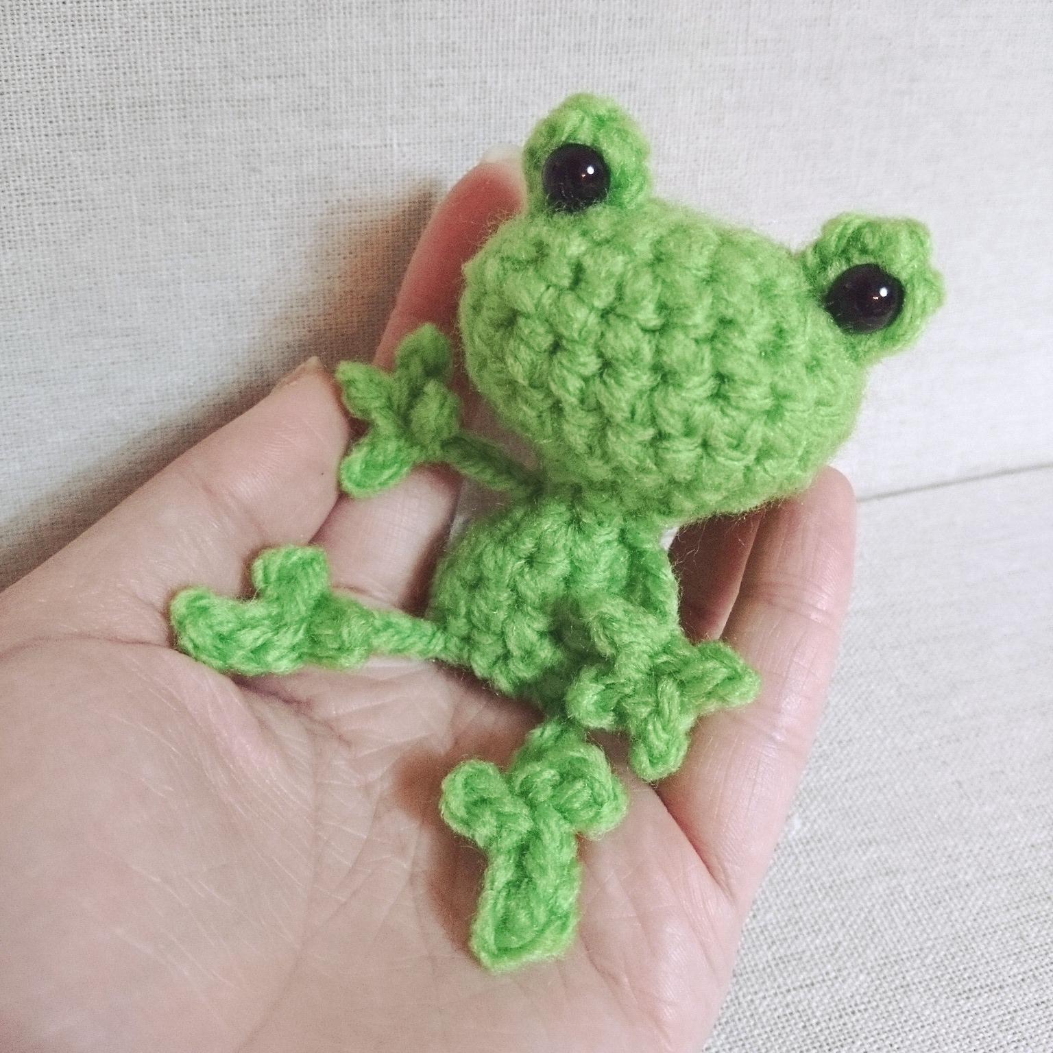◎11.アンティークグリーンミニチュアかえるのあみぐるみ…キーホルダー