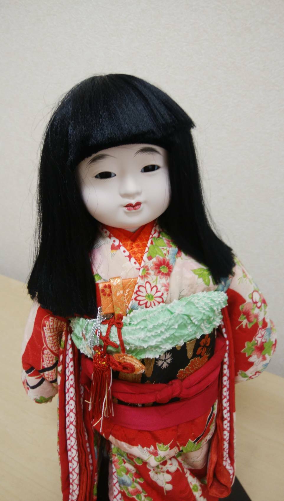 日本人形 着物 白・ピンク・赤 期間限定割引！】伝統的な市松人形 赤と