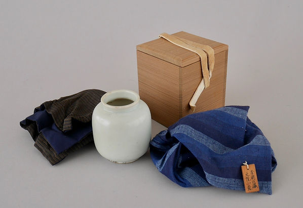 壷□李朝 小壺 白釉 水滴 オブジェ アンティーク 白釉 古玩 時代物