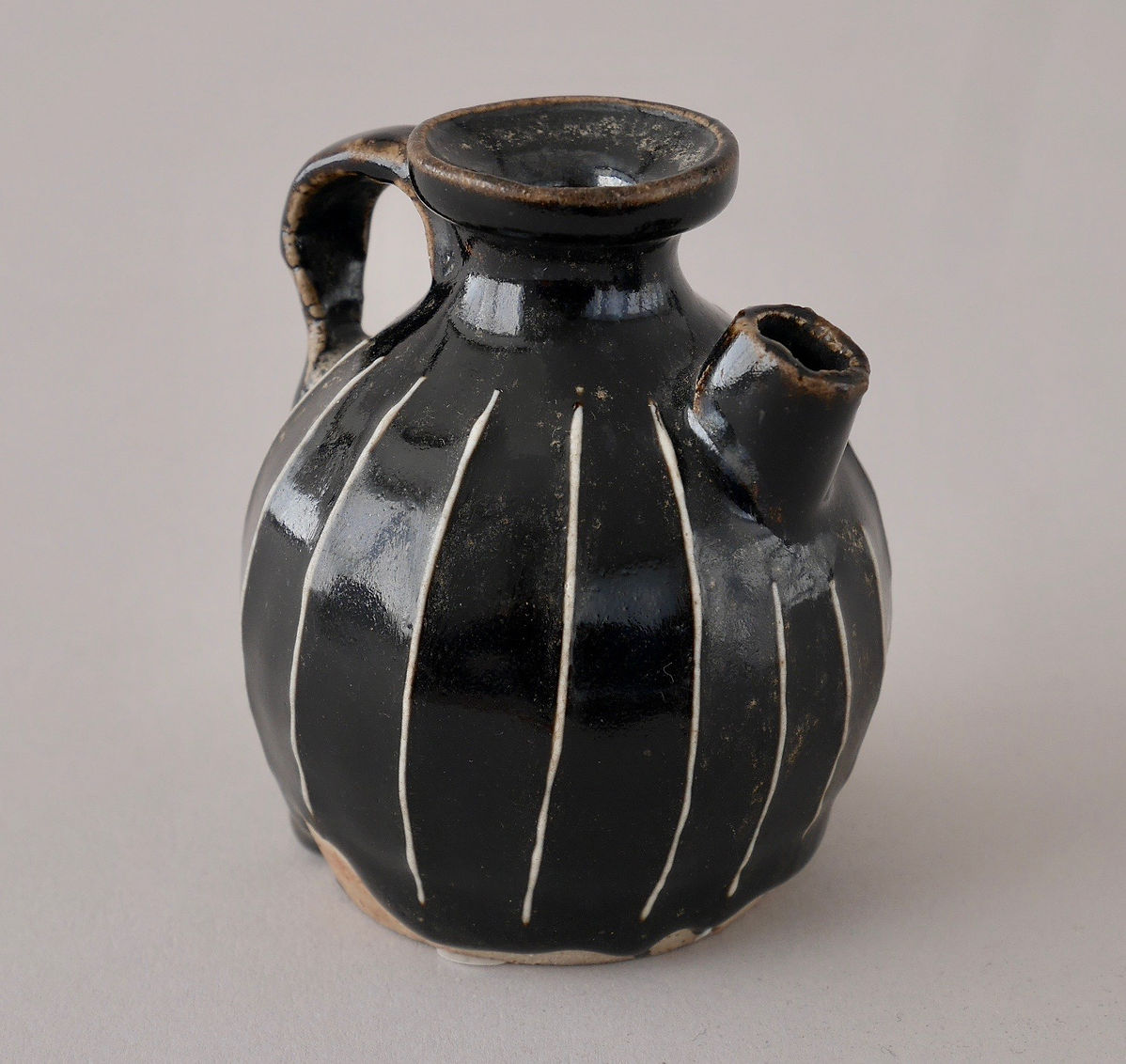 中国陶磁器 宋磁州窯 鶴首壺 中国陶磁器 宋磁州窯 鶴首壺 【公式通販】