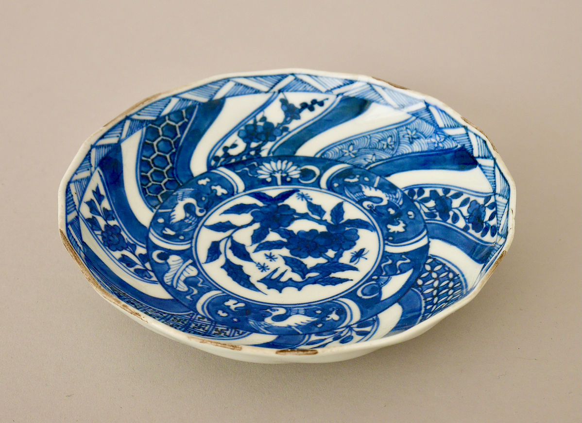 宋官窯青花手描き纏枝蓮梅瓶 陶磁器 装飾品 現代工芸品 美術品 置物 宋