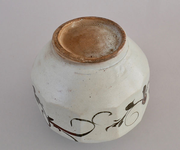 朝鮮美術 陶磁器 | 李朝白磁鉄絵辰砂葡萄文面取壺 | gallery陽々youyou