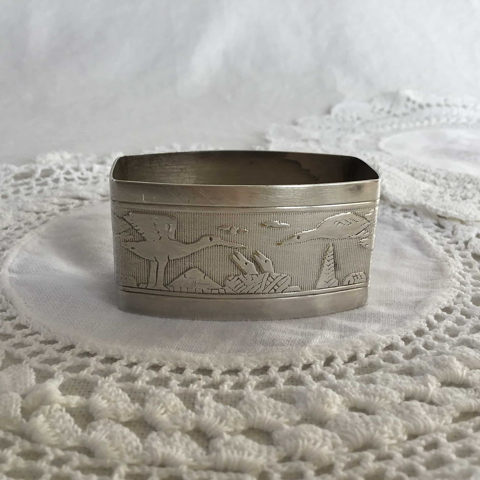 19世紀フランス貴族の城で使われていた純銀ナプキンリング