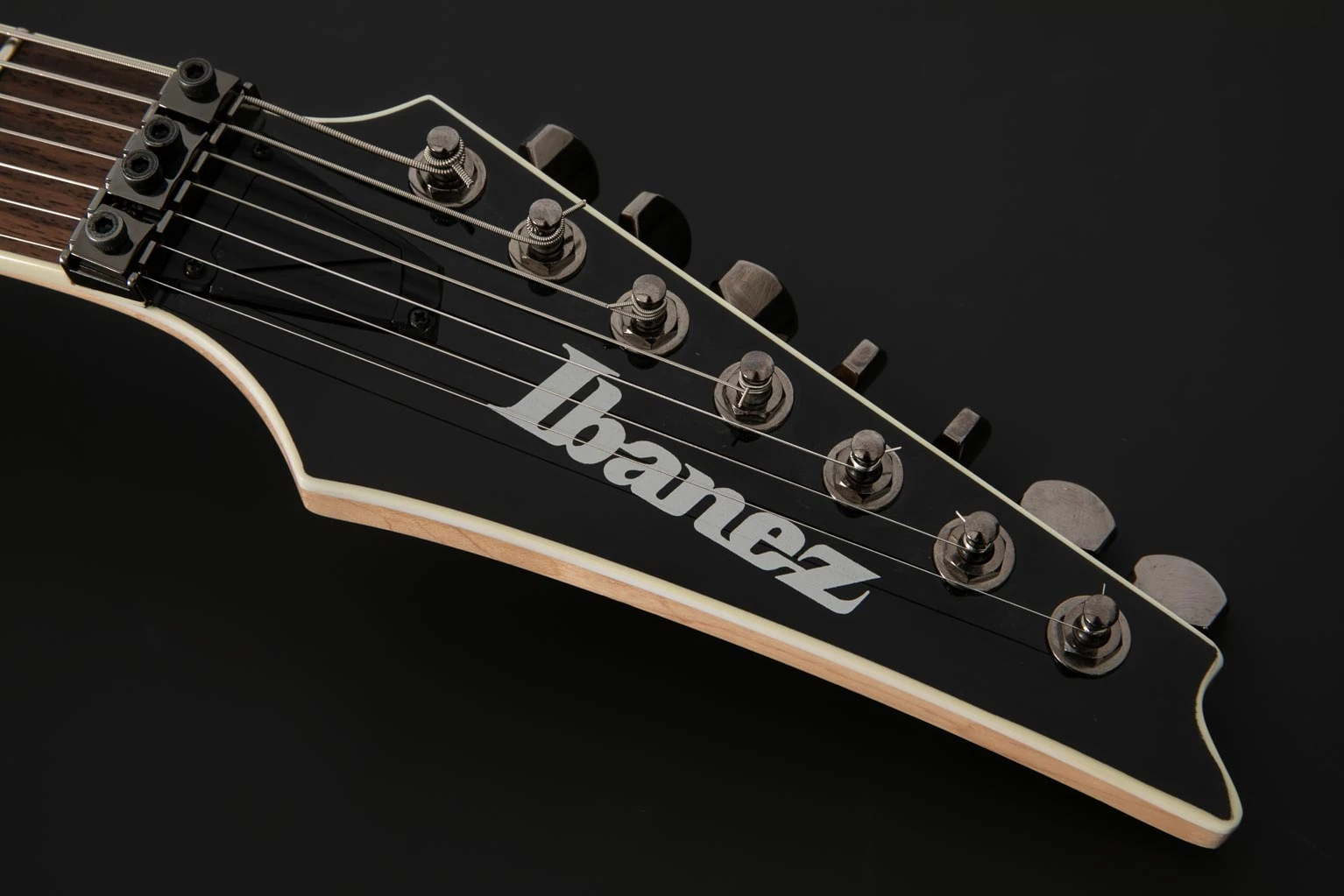美品 Ibanez☆RGIR27E EMG搭載モデル 7弦ギター 美品 Ibanez☆RGIR27E