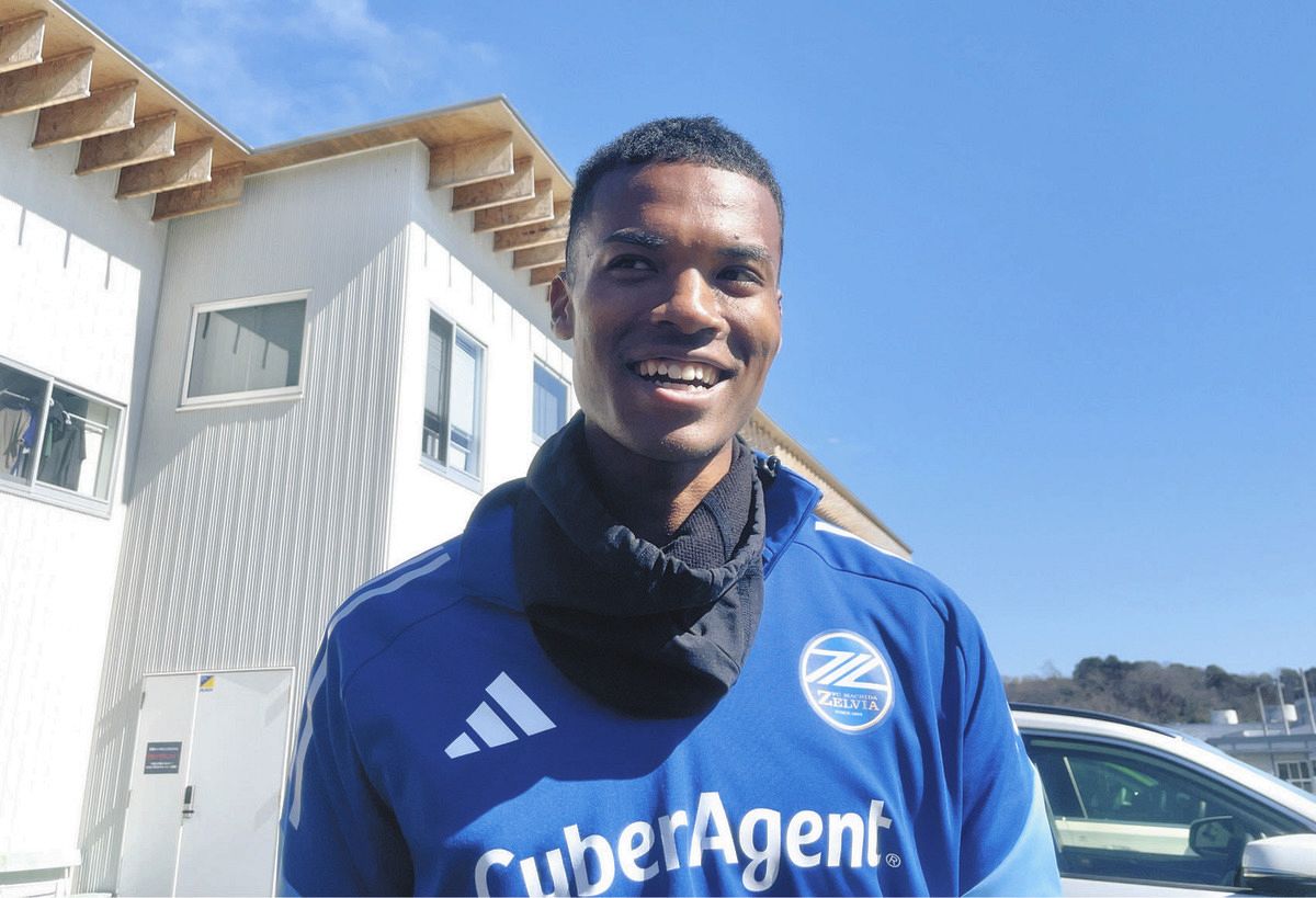 町田ゼルビア・望月ヘンリー海輝 驚速の192センチを支える「はだし練習